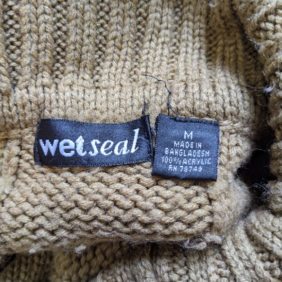 Sweater - Picture 4 of 4